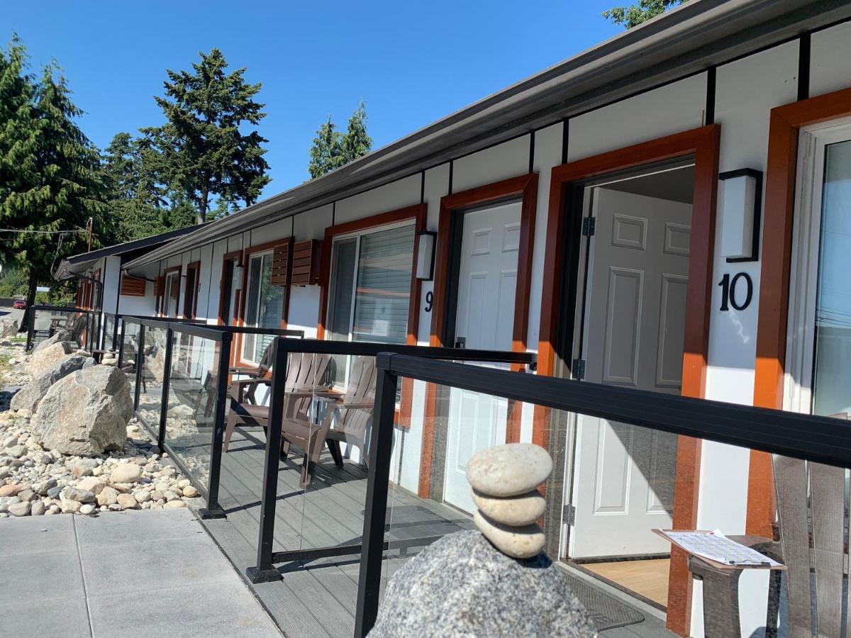 Oceanside Villas Sechelt Exterior photo