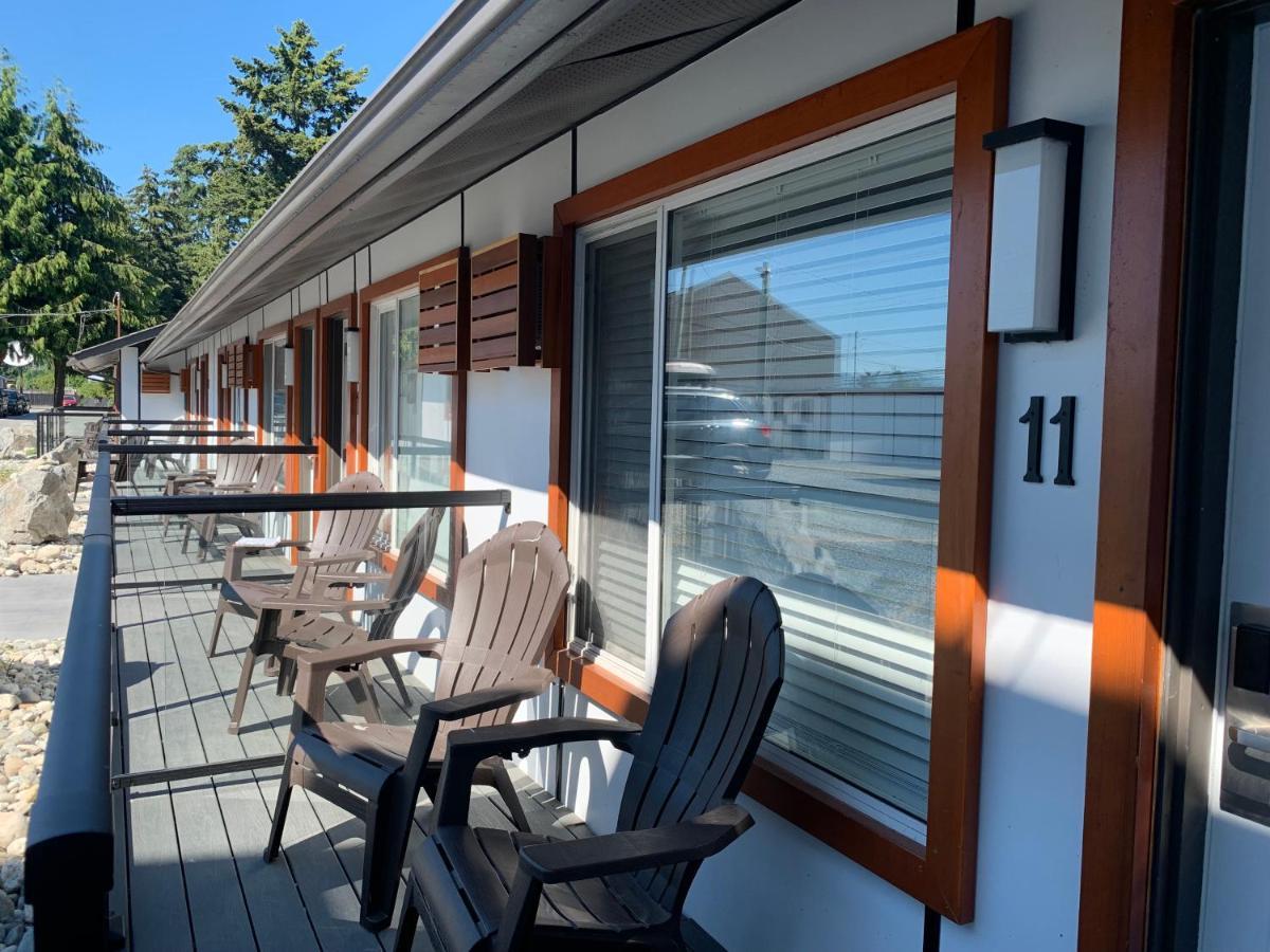 Oceanside Villas Sechelt Exterior photo