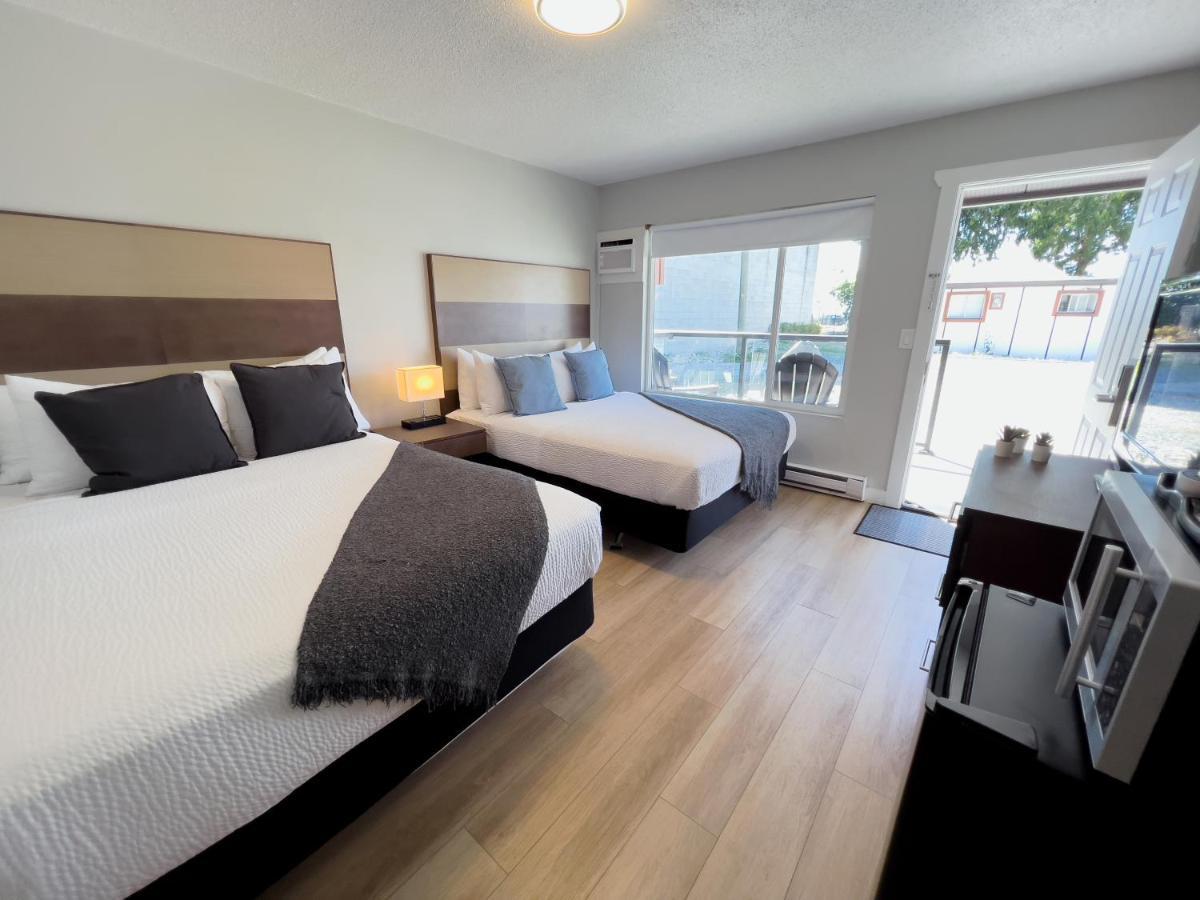 Oceanside Villas Sechelt Exterior photo